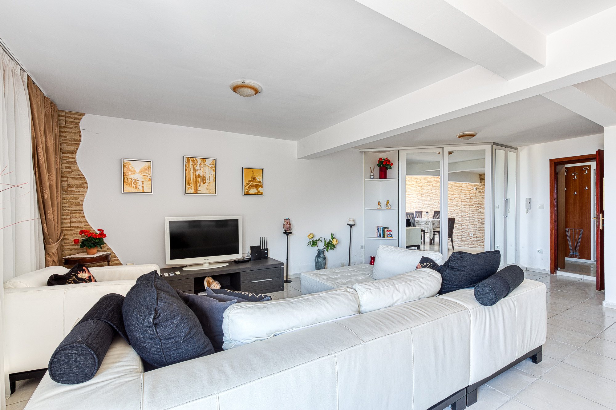 Image of Apartment - 2 Bedrooms - 1 Bathrooms for Sale in Budva-Seoce-Montenegro, Image 9